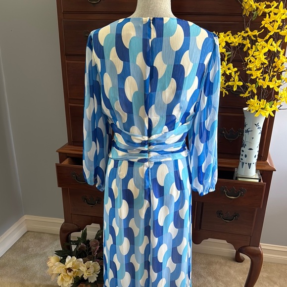Donna Morgan Blue and White Patterned Dress Size 12 - Picture 8 of 14